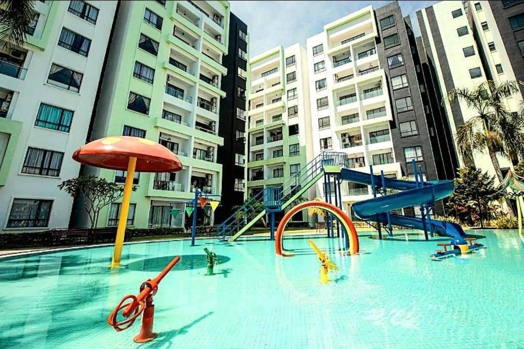 Manhattan Waterpark 3 8pax By Empire Mha308 * Ipoh