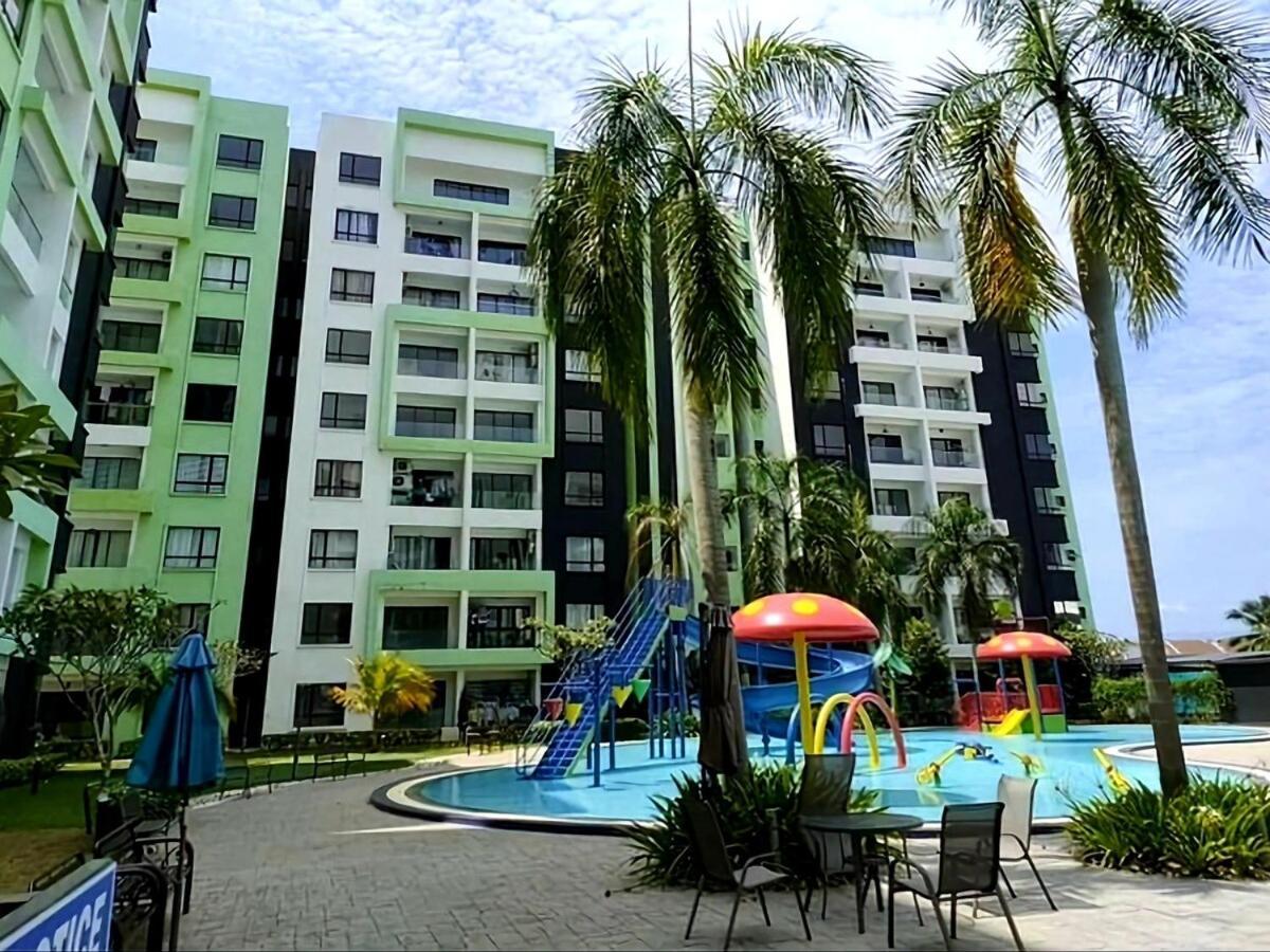 Manhattan Waterpark 3 8pax By Empire Mha308 *